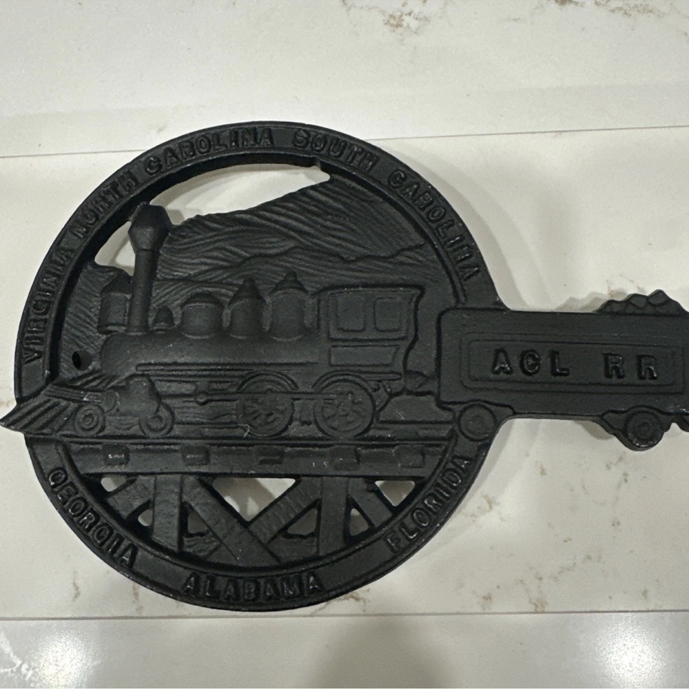 Vintage Seaboard COAST LINE RAILROAD Cast Iron VIRGINIA METALCRAFTERS Trivet